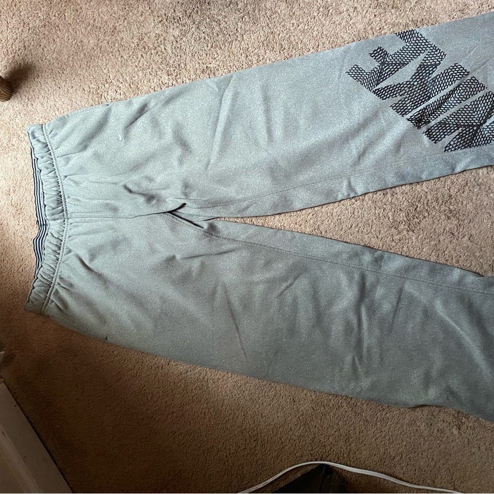 Nike thermafit grey sweatpants